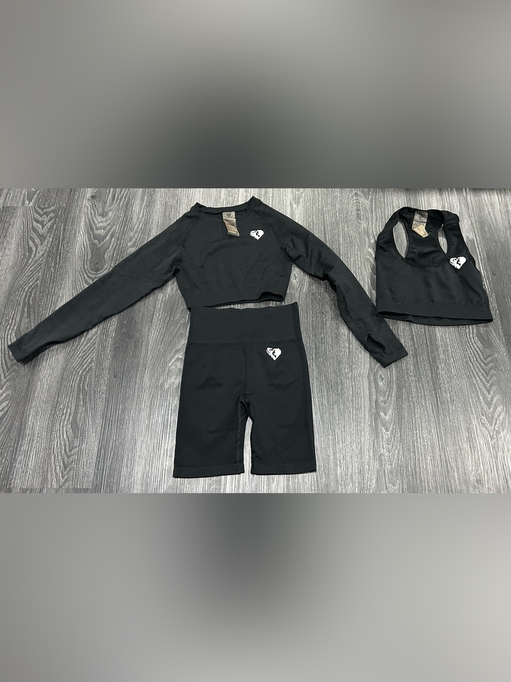 Women’s Best S Black 3 piece set Shorts Sport Bra and Long Sleeve Top Small